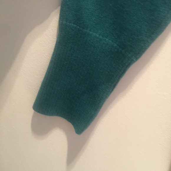 NWOT Original Penguin V-neck sweater, size Small - Picture 6 of 11